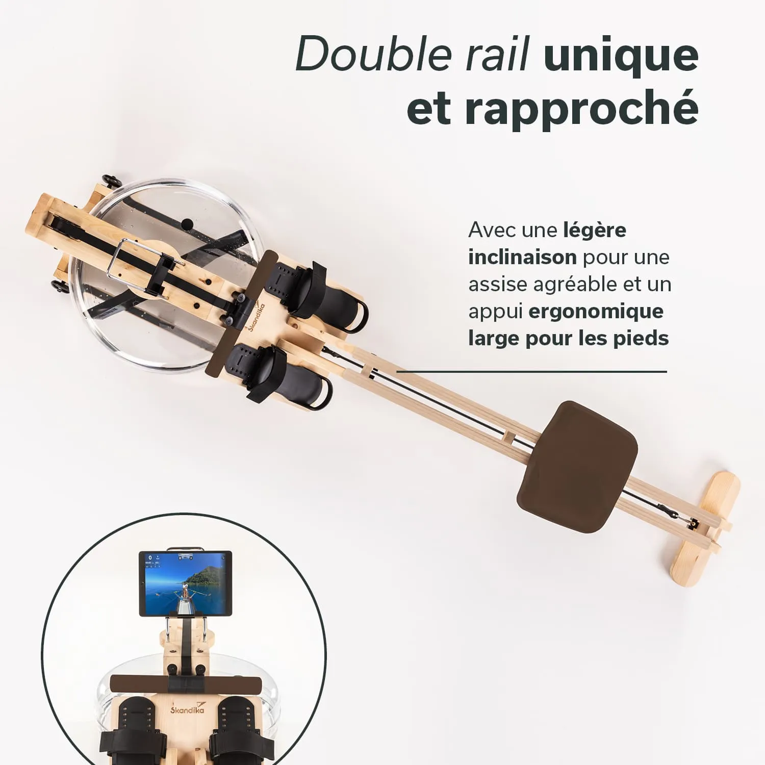 Wasser-Rudergerät aus Holz mit transparentem Wasserbehälter, ergonomischer Fußablage und Platz für ein Tablet.