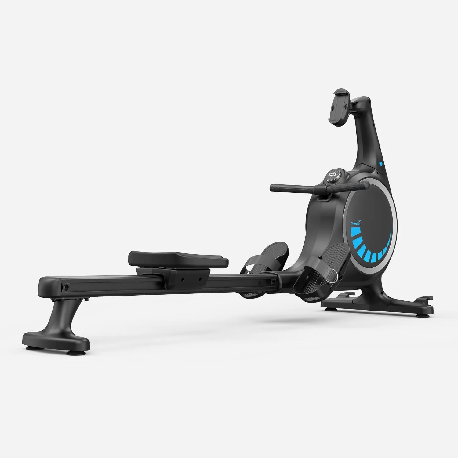 Rudergerät in Schwarz mit blauen Akzenten, fester Fußstütze und gerader Schiene für das Training. Minimalistisches Design.