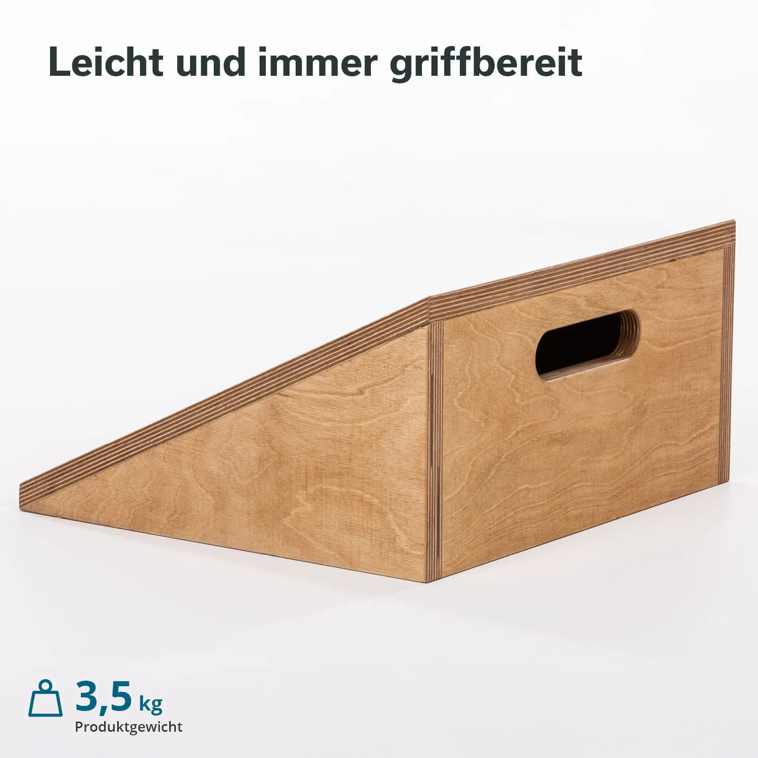 Holzblock mit schräger Kante und Grifföffnung, beschriftet mit Gewicht von 3,5 kg in einem neutralen Raum.