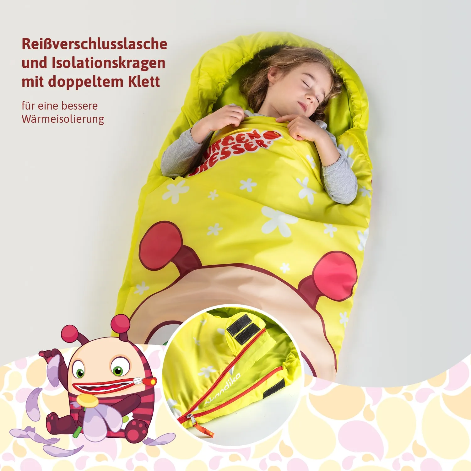 Schlafsack in gelber Farbe mit tierischem Design, ein Kind liegt darin schlafend. Unten rechts ist eine Detailansicht und ein Maskottchen.