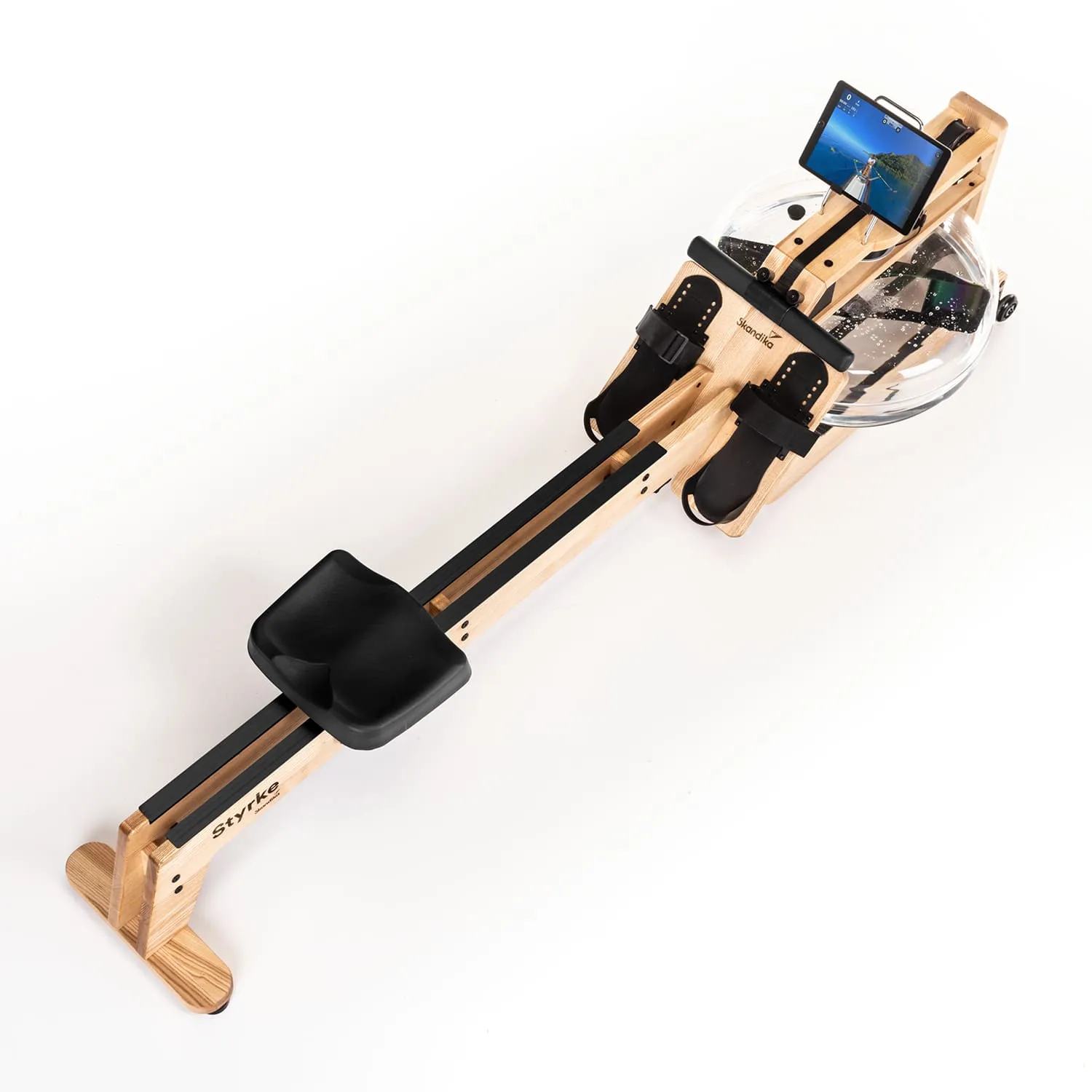 Rudergerät aus Holz mit einem Wassertank, schwarzem Sitz und Halterung für ein Smartphone.