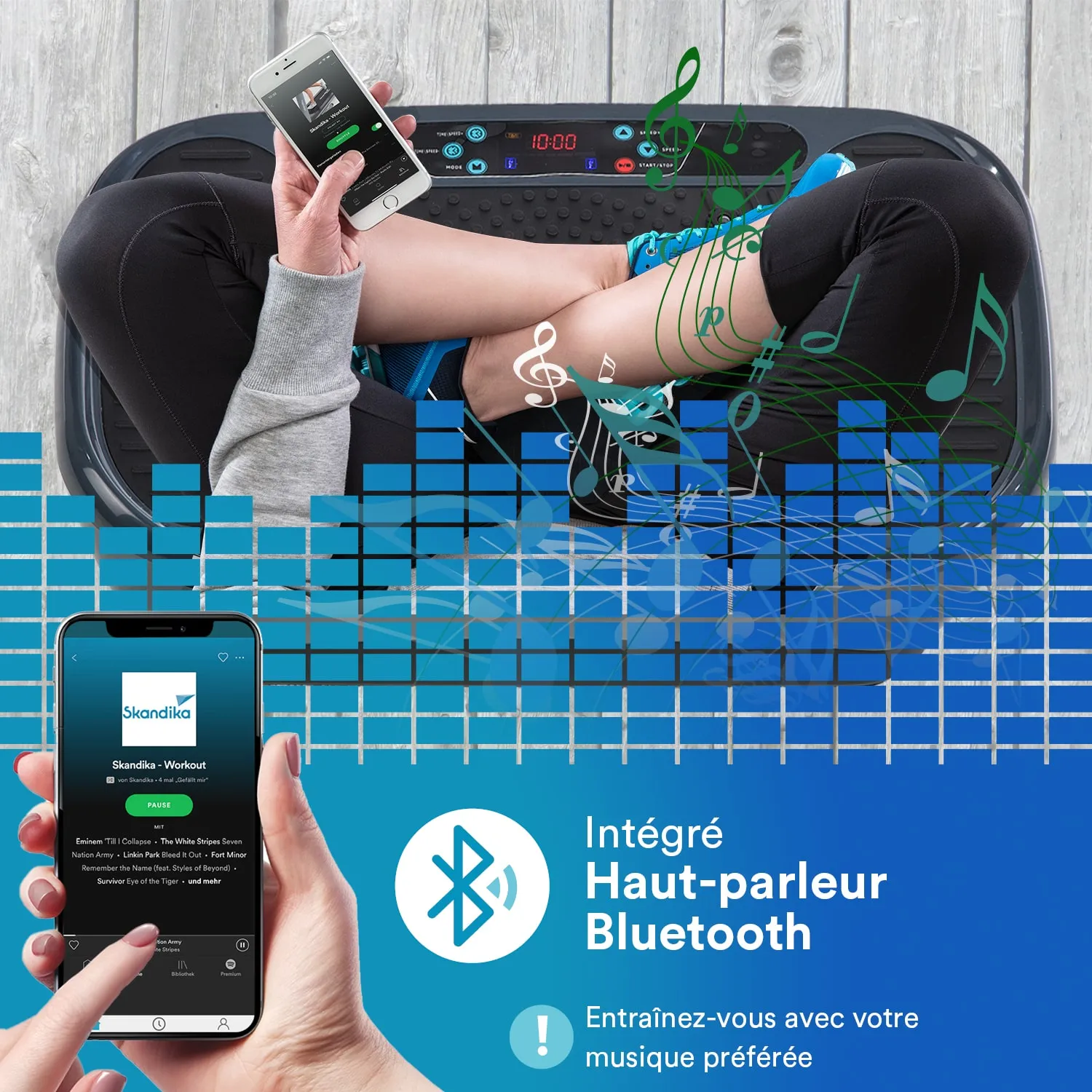 Vibrationsplatte mit Bluetooth-Funktion, auf der eine Person sitzt und ein Smartphone hält. Musiksymbole sind sichtbar.