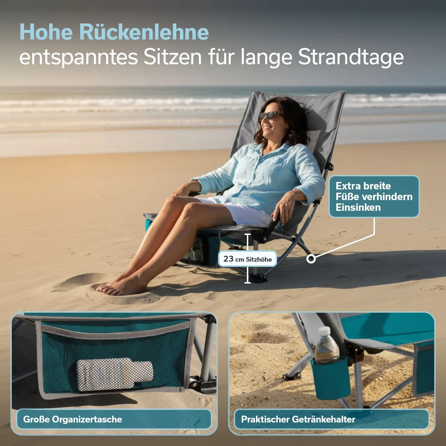Zwei Klappstühle stehen auf Sand, einer in Orange und einer in Grau. Beide haben ein Netzmittelteil und eine blaue Ablage.