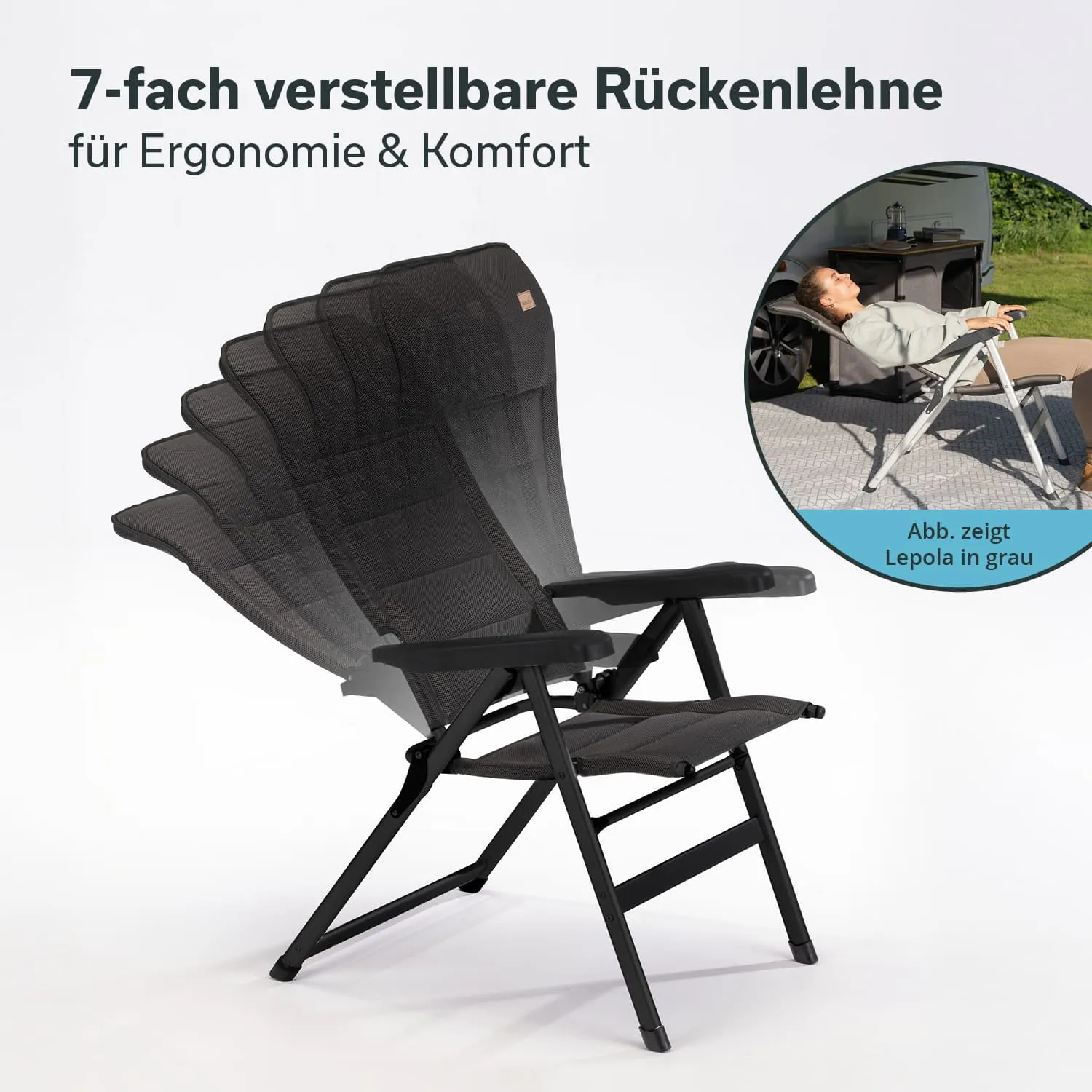 Faltstuhl mit 7-fach verstellbarer Rückenlehne in Schwarz. Ausschnitt zeigt Person im grauen Stuhl im Freien.