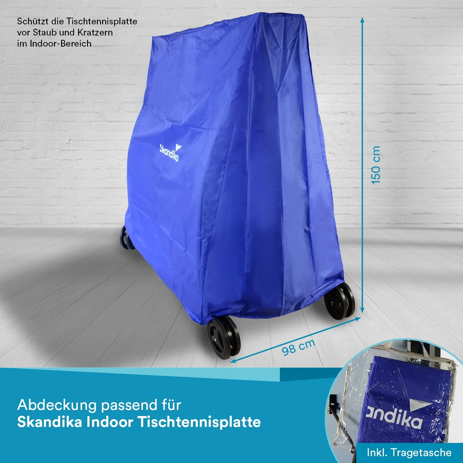Blaue Abdeckung für eine Tischtennisplatte, auf Rollen, mit Maßangaben und Logo. Hintergrund aus Holz.