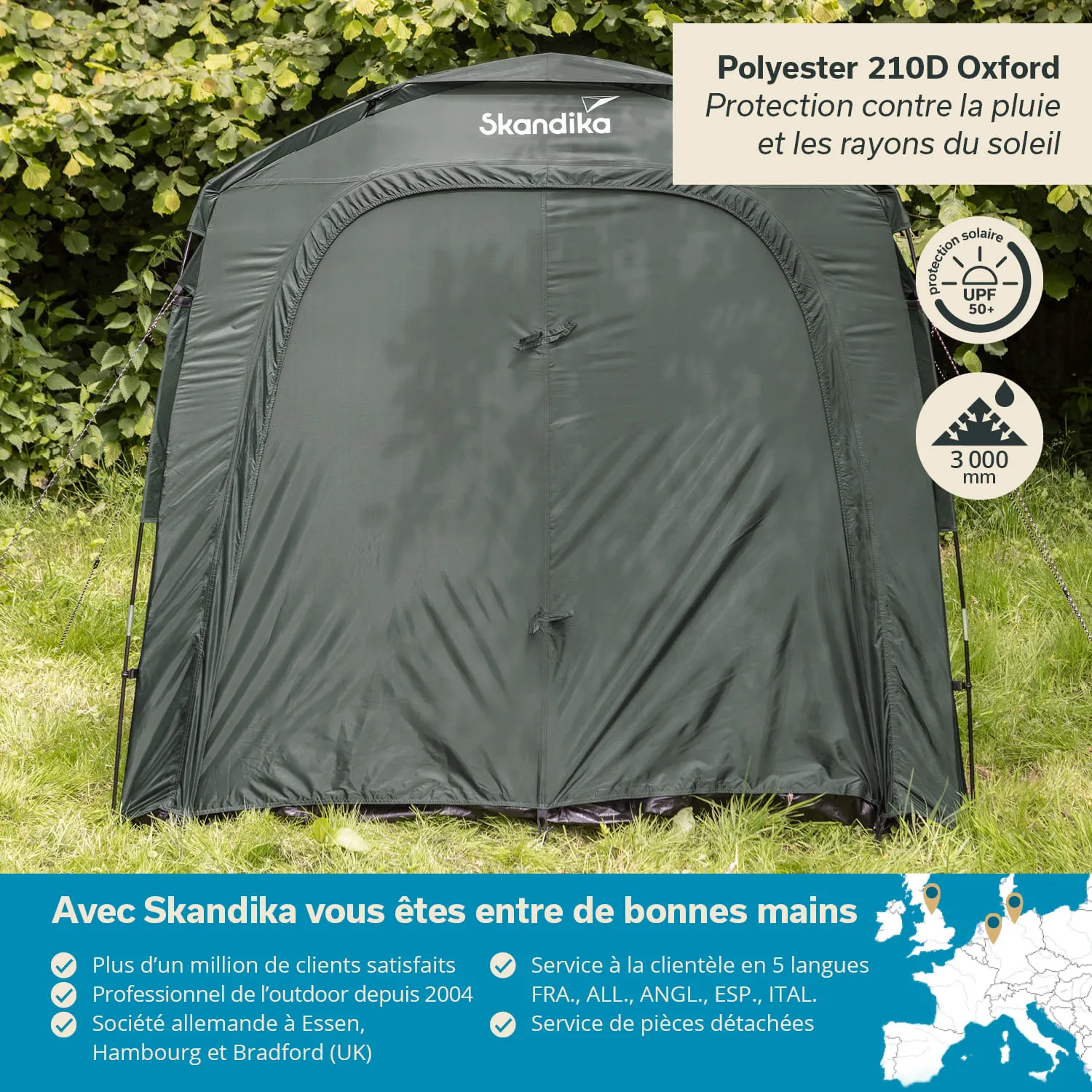 Grünes Zelt aus Polyester, auf einer Wiese platziert, mit Details zur Wetterbeständigkeit und Markenlogo sichtbar.