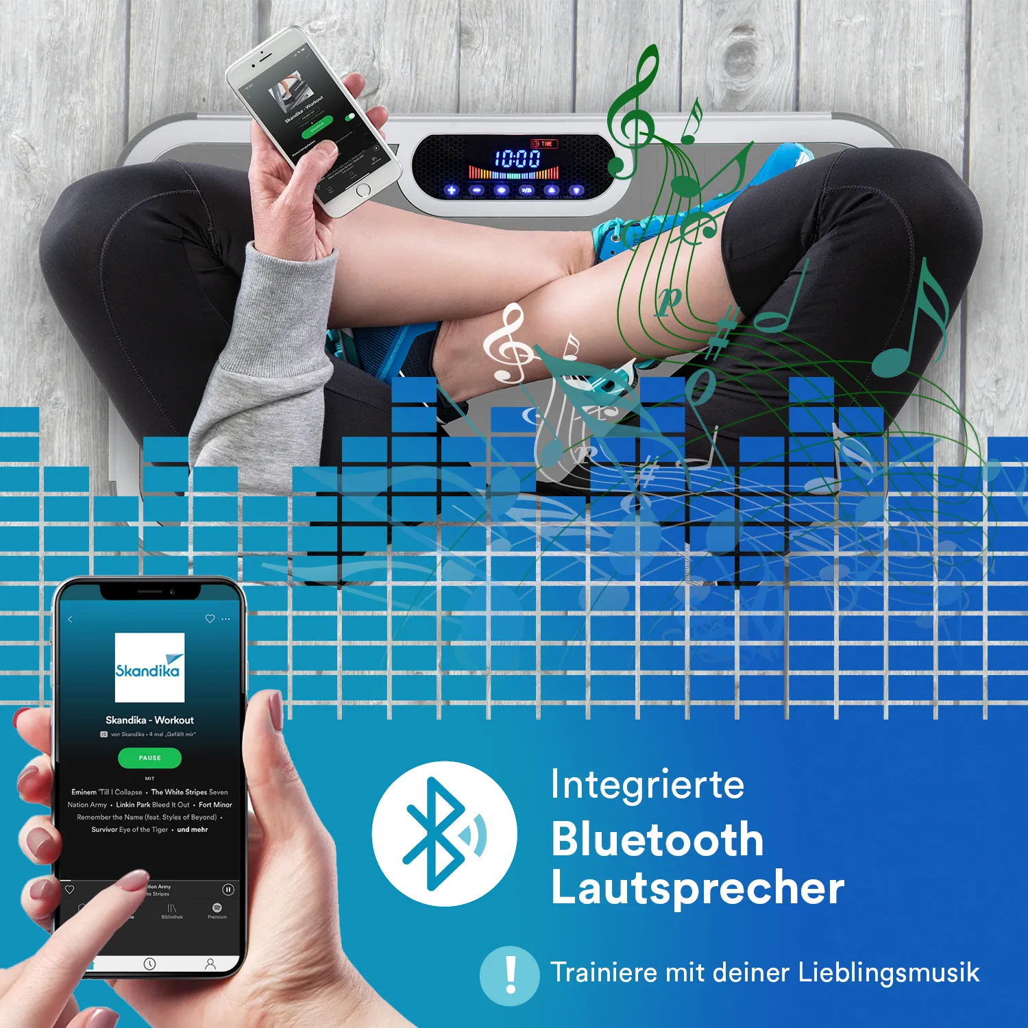 Eine Person sitzt auf einer Trainingsplattform und hält ein Smartphone. Auf dem Display der Plattform sind Zahlen und Lichter sichtbar. Musiknoten sind grafisch integriert. Ein weiteres Smartphone ist im Vordergrund zu sehen.