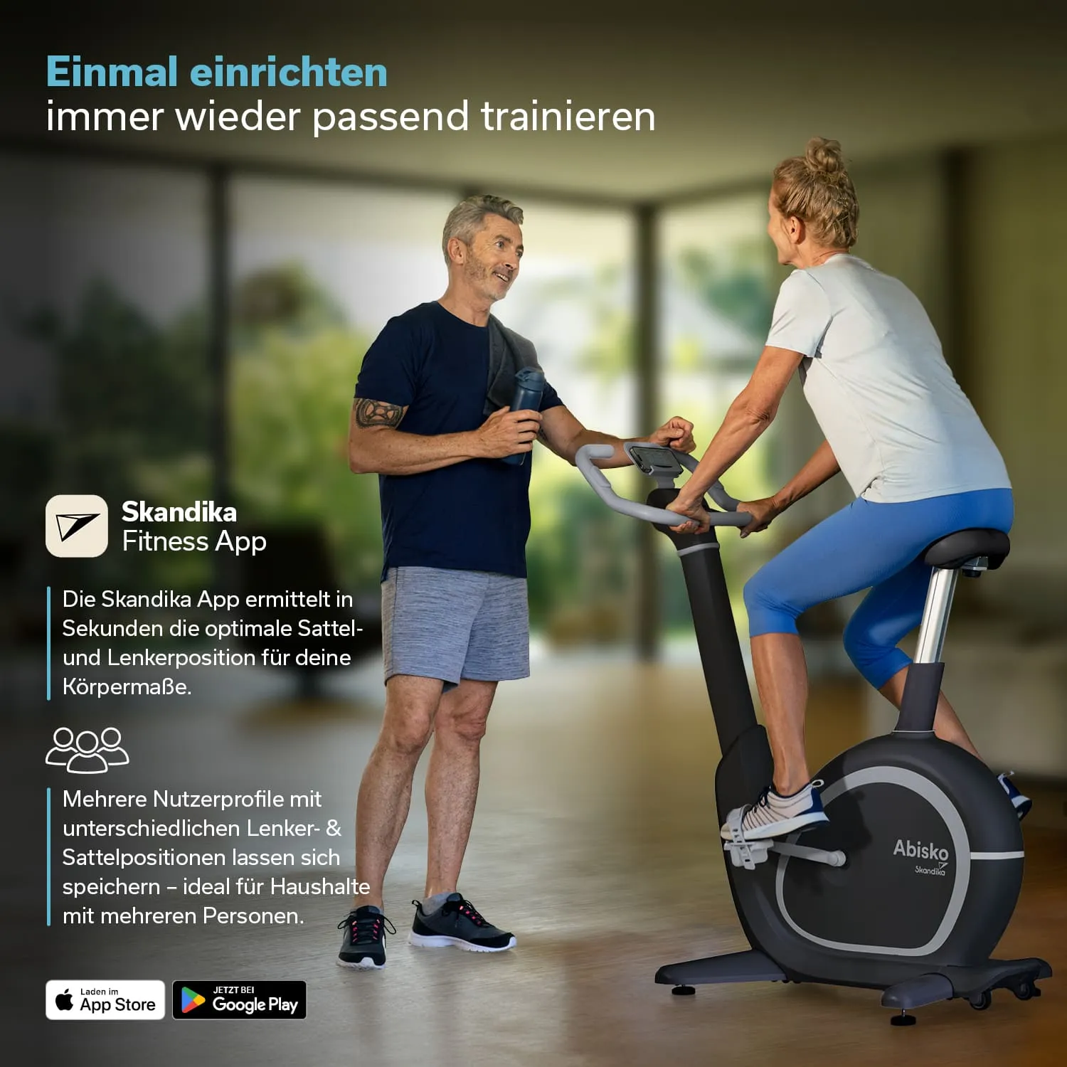 Smartphone mit Fitness-App in der Hand, zeigt Person vor einem Trainer. Links Text zur Einstellung der Ergonomie, rechts Trainingsdaten.