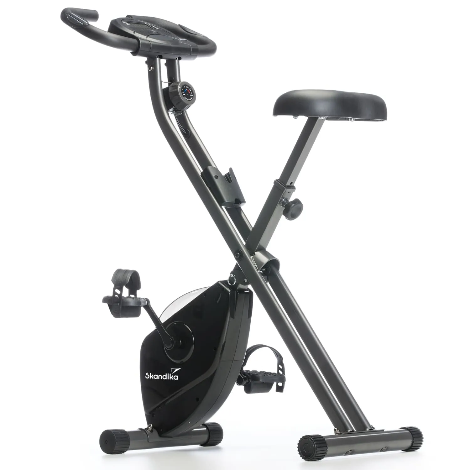 Faltbares Ergometer mit einem schwarzen Korpus, gepolstertem Sattel und verstellbarem Lenker, auf weißen Hintergrund.