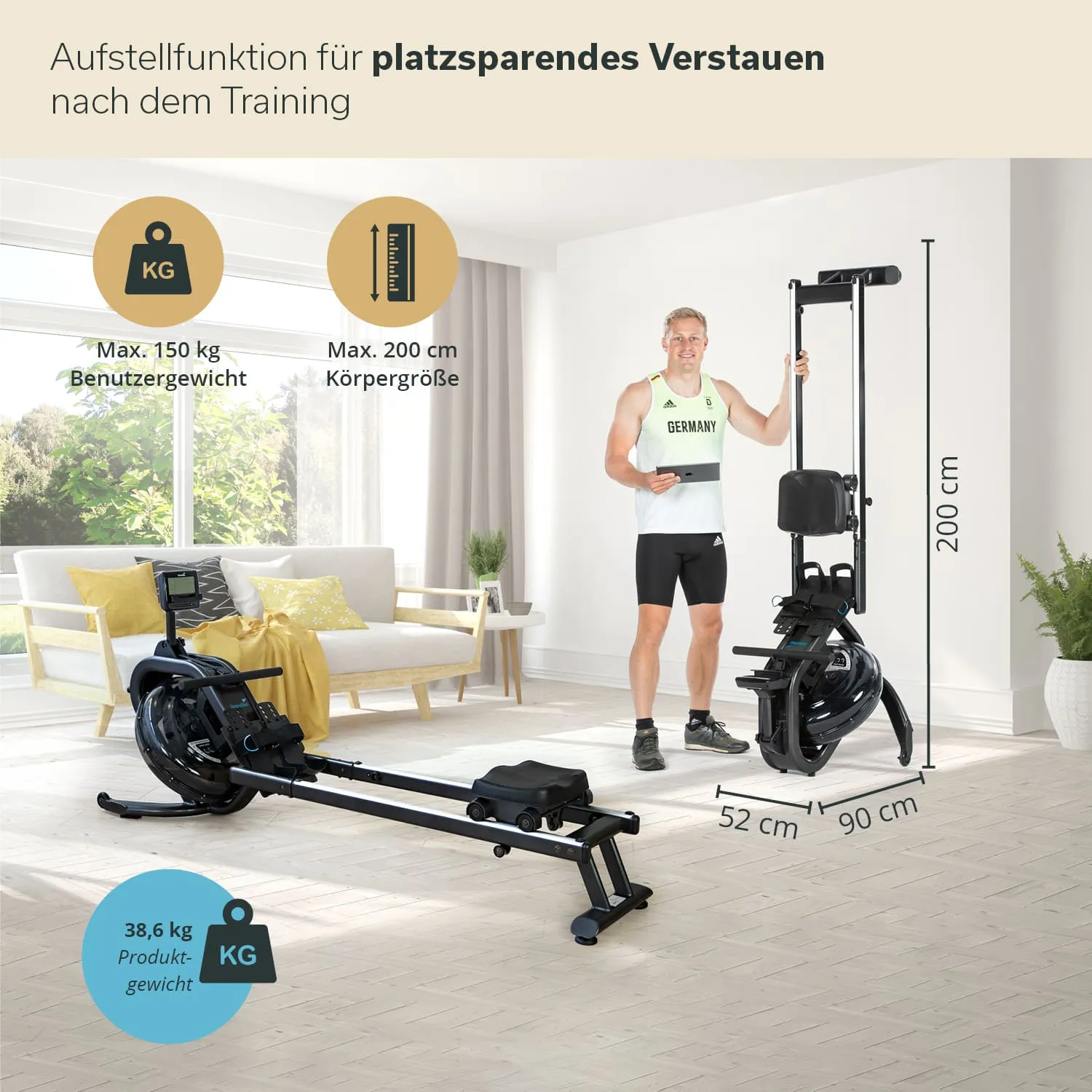 Konditionsgerät im Zimmer, ein Mann mit Tablet steht neben einer aufgestellten Ruderbank. Sofas und Pflanzen im Hintergrund.