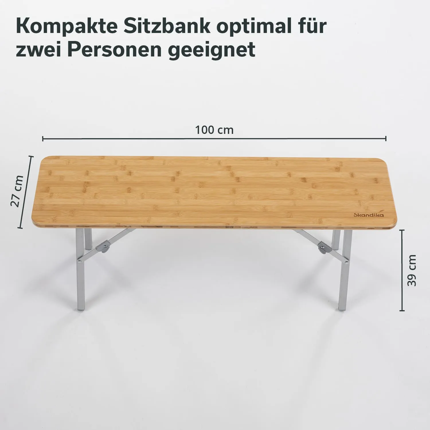 Kompakte Sitzbank aus Bamboo mit silbernem Gestell, Maße 100 cm x 27 cm x 39 cm, für zwei Personen geeignet.