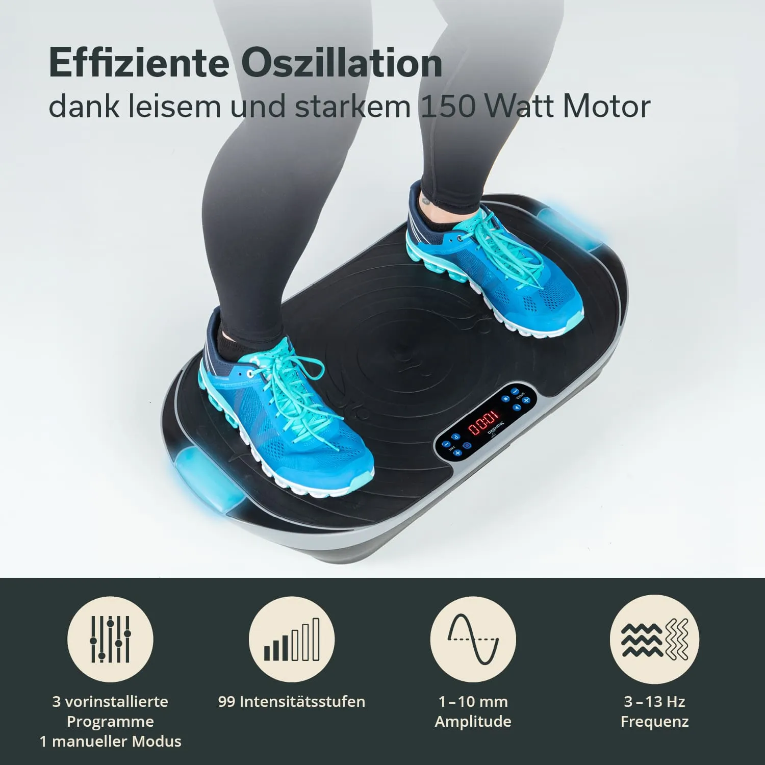 Vibrationsplatte mit digitalen Anzeige-Elementen. Person steht mit blauen Sportschuhen darauf.