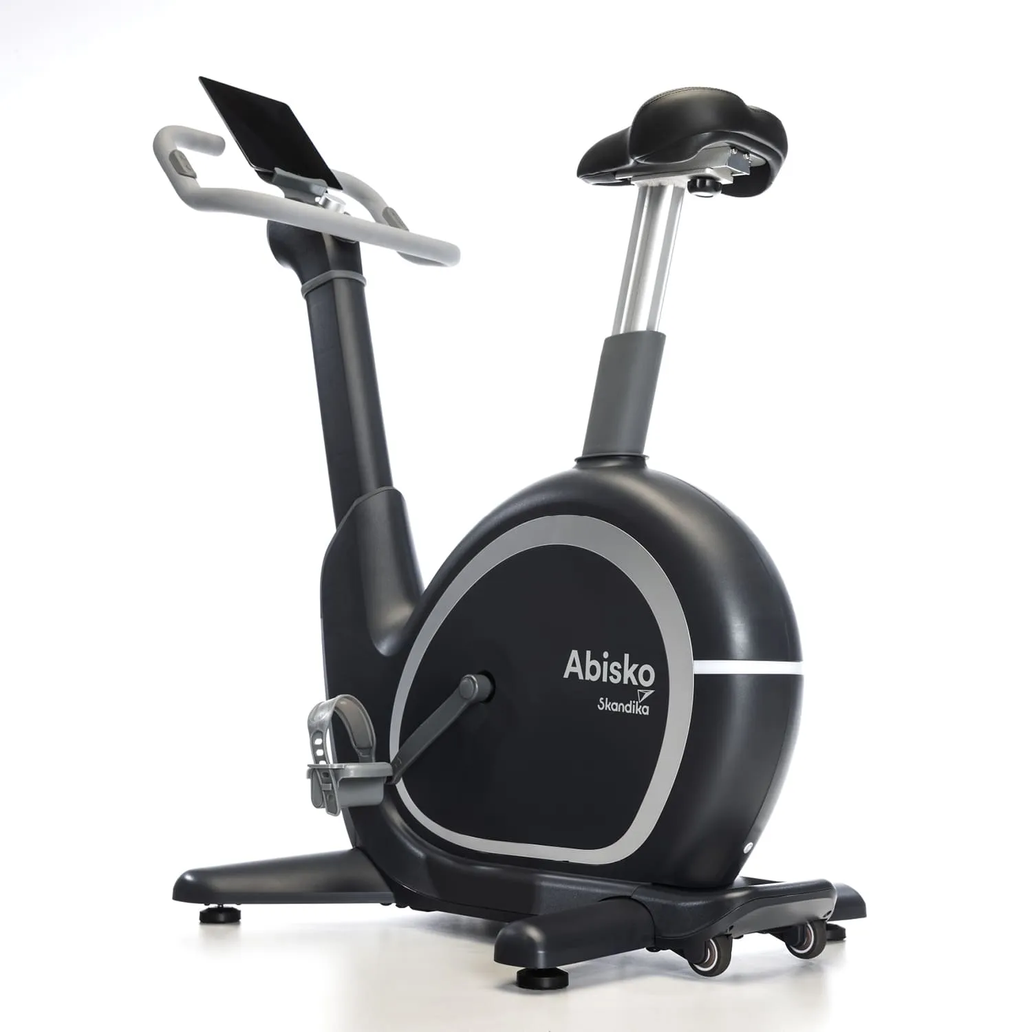 Ergometer mit schwarzem Gehäuse, verstellbarem Sattel und Haltegriffen, sowie Halterung für ein Tablet.