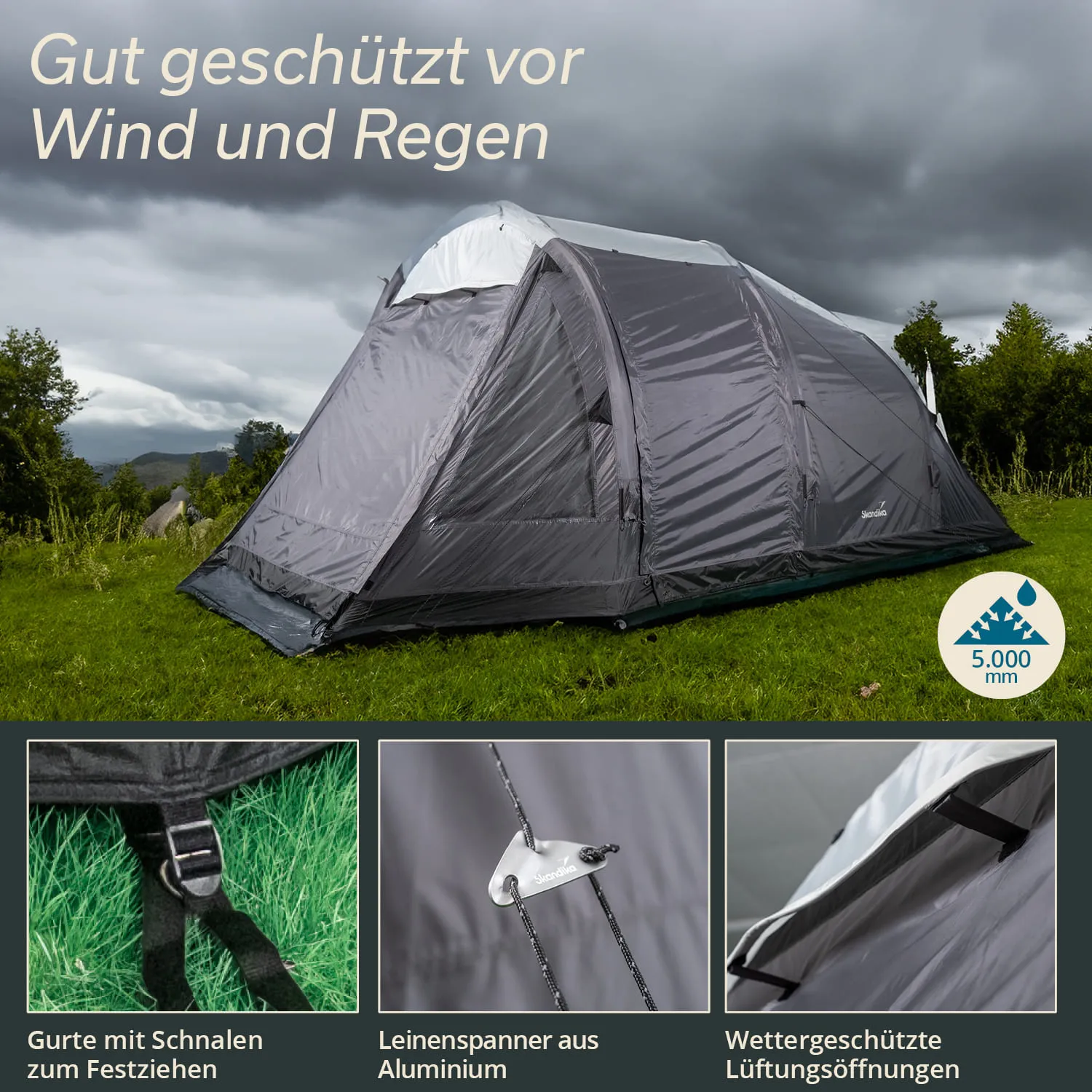 Zelt auf einer Wiese mit grauem, wetterfestem Material, umgeben von Bäumen und düsteren Wolken.