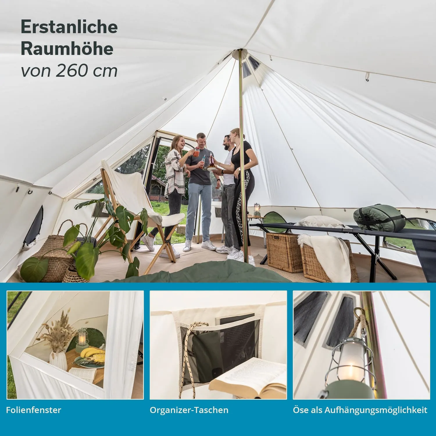 Ein großes, weißes Zelt mit hohen Wänden. Vier Personen stehen zusammen und unterhalten sich. Im Zelt befinden sich Möbel, Pflanzen und verschiedene Aufbewahrungskörbe.