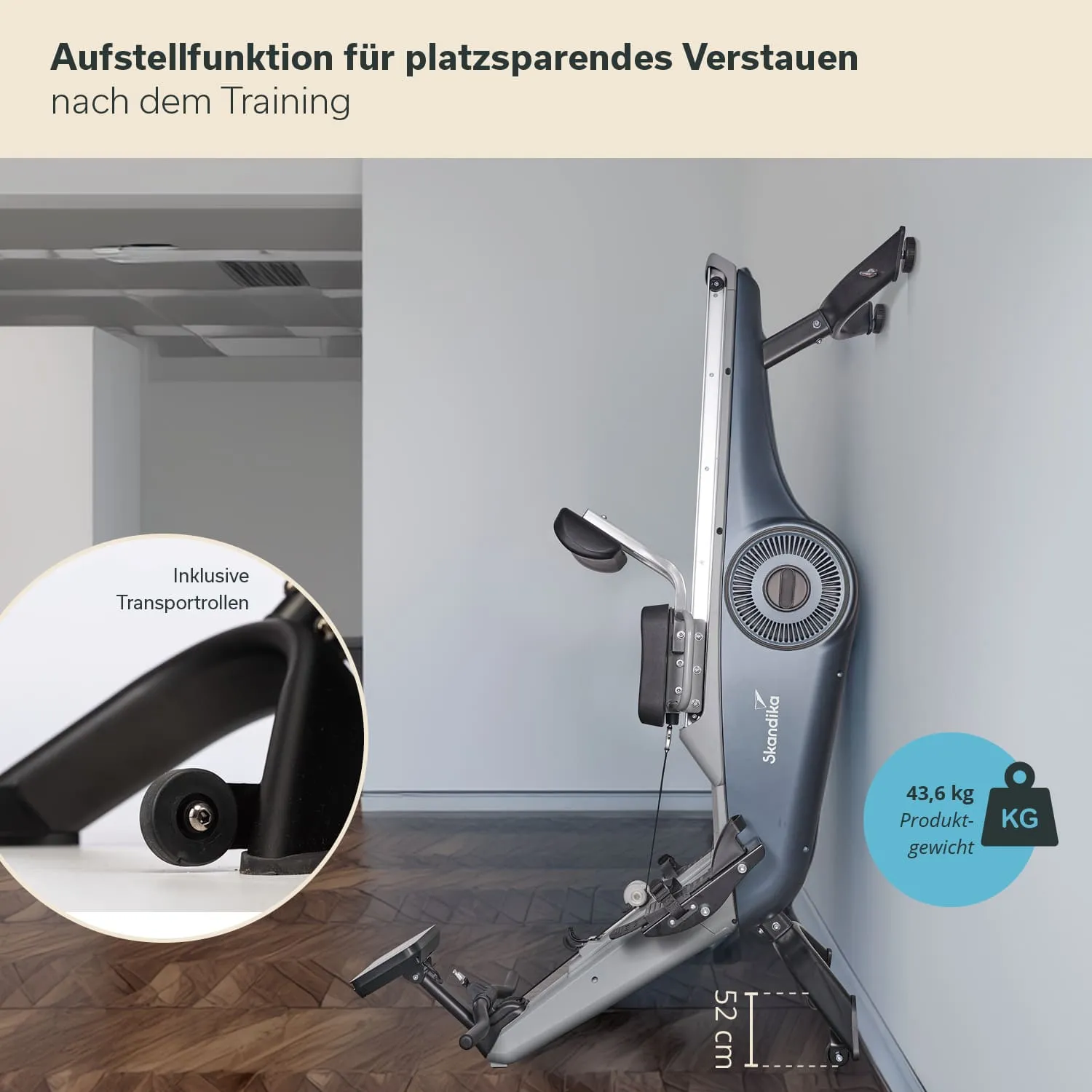 Fitnessgerät mit Wandmontage zur platzsparenden Aufbewahrung. Maße und Gewicht sind angegeben. Holzfußboden im Hintergrund.