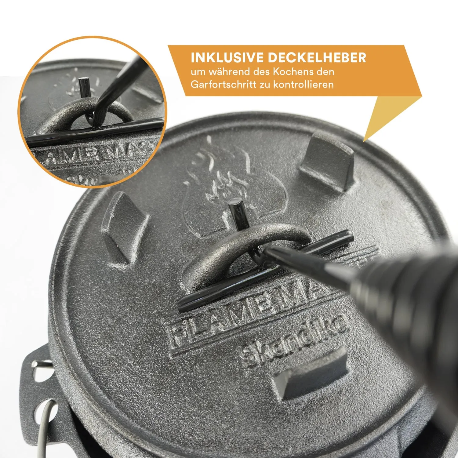 Ein rundes, schwarzes Gusseisenkochgeschirr mit einem Deckel und einem integrierten Deckelheber.
