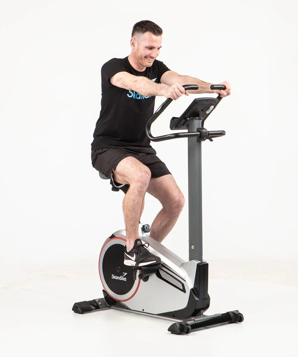 Sportler auf dem Ergometer Morpheus