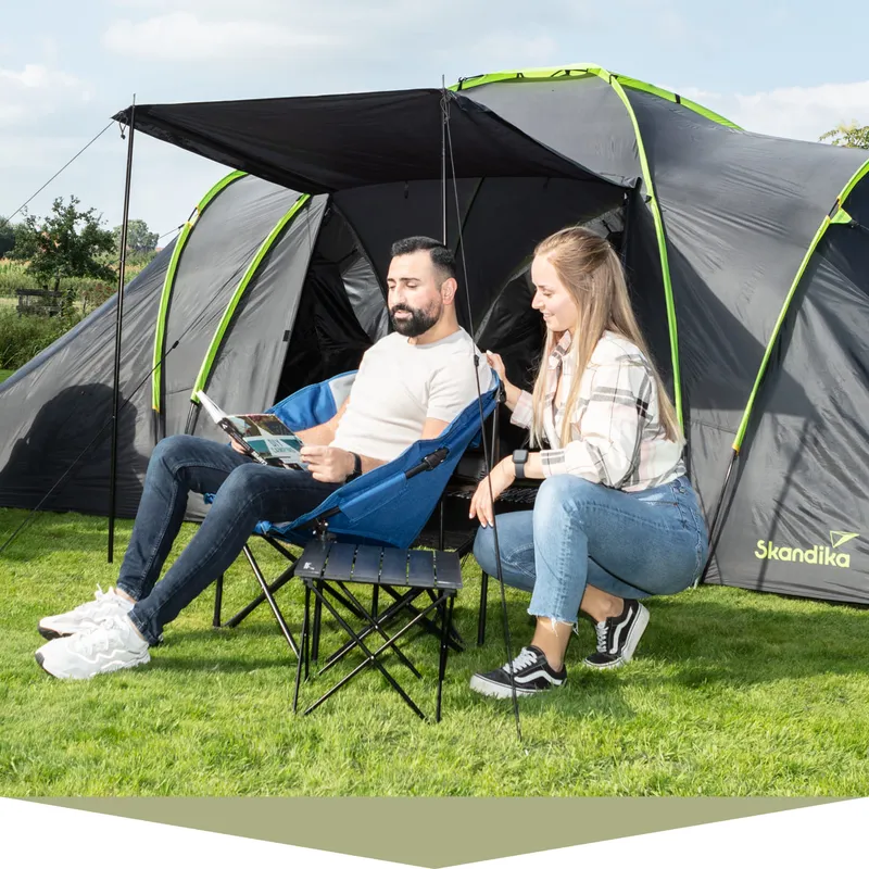 Eingang mit Sonnenschutz