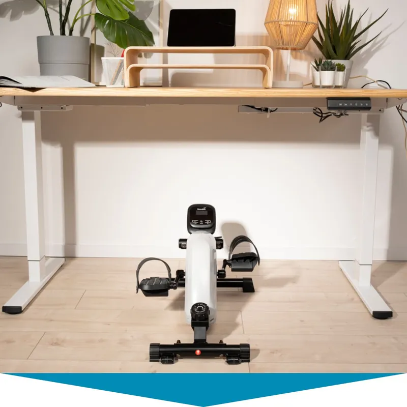 Fit am Tisch – für Beine und Arme