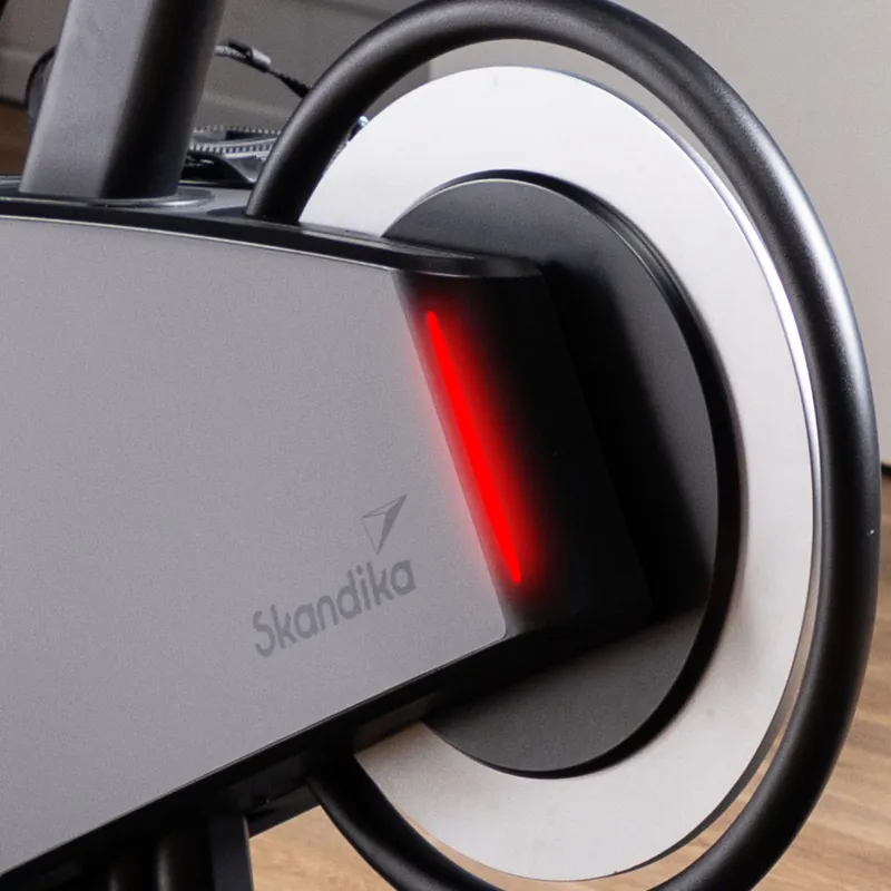 32 Widerstandsstufen mit farbiger LED-Anzeige