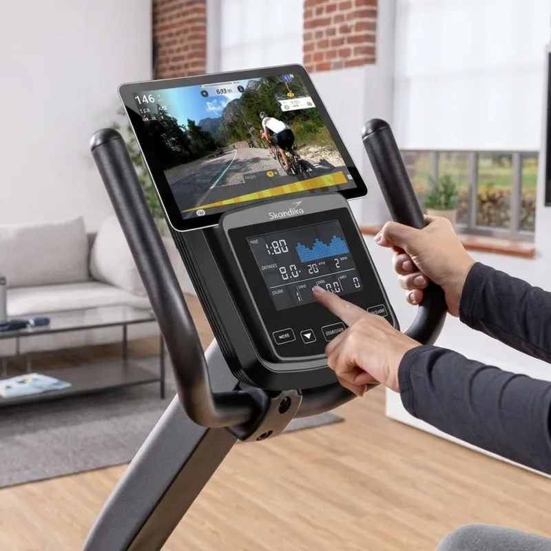 Mit Halterung für Tablet oder Smartphone
